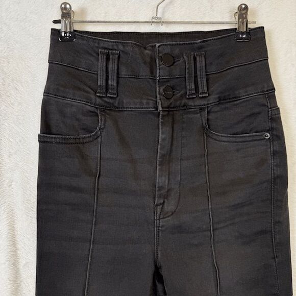 FRAME Le Catroux High Rise Flared Jeans in Kerry Black Size 24 - Picture 3 of 14